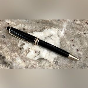 Pre-loved Montblanc Meisterstuck Black ballpoint pen with gold